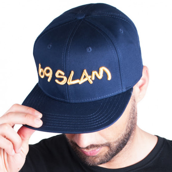 Cap 69SLAM logotyp - JP mörkblå med guldbokstäver