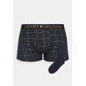 Set för män Tommy Hilfiger boxershorts och strumpor i en presentförpackning (UM0UM01996 0UI)